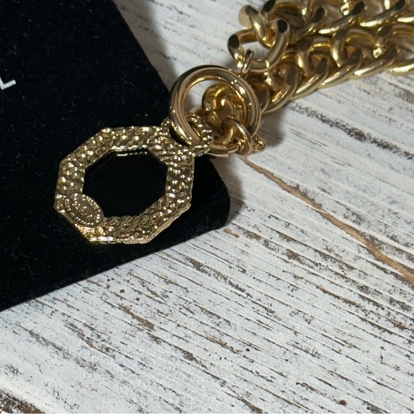 CHANEL Gold Nugget Pendant Necklace | Beautiful CC Pendant & Gold Necklace GUC - Picture 6 of 7